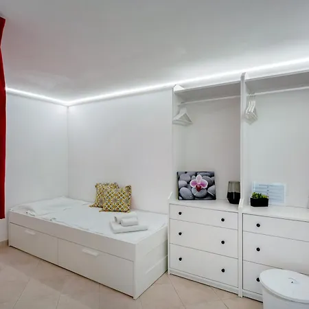 Deluxe Bed and breakfast 4*
